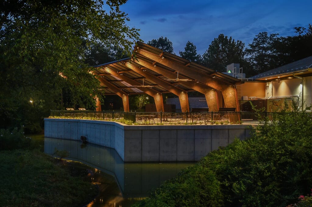Solar covered eating area at the St. Louis zoo!